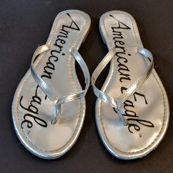 AMERICAN EAGLE Silver Flip Flops Sandals size 8 - Picture 1 of 5